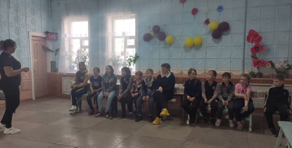 «В космос всем открыта дверь–свои знания проверь»