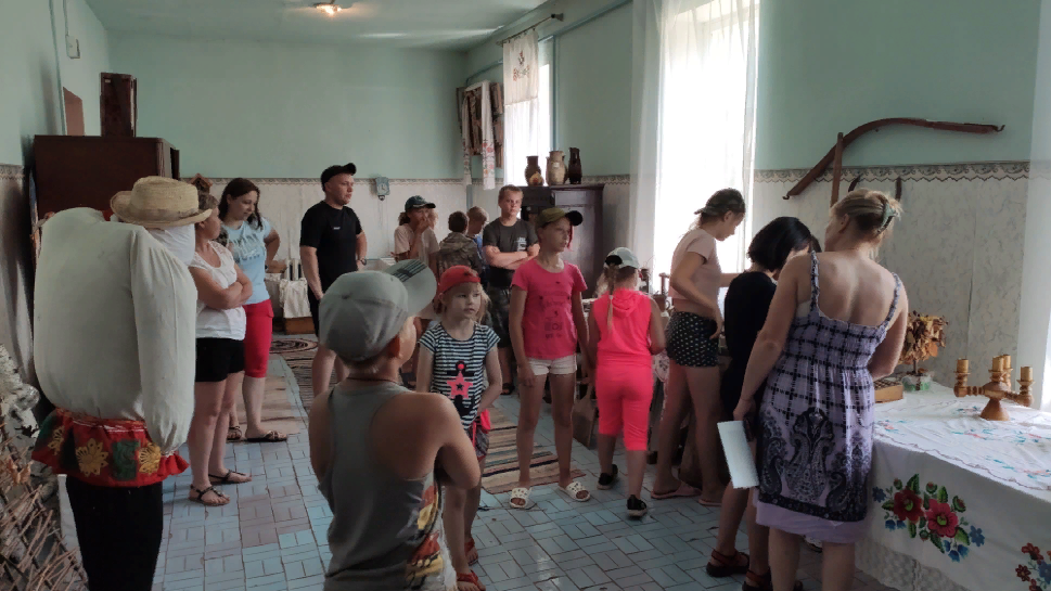 «В гости в русскую избу»