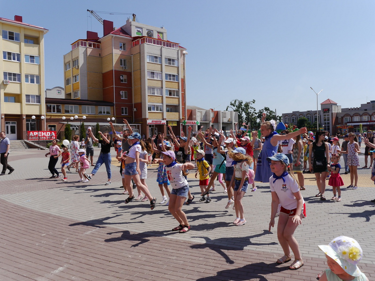 ДЕНЬ ЗАЩИТЫ ДЕТЕЙ В БОБРОВСКОМ РДК