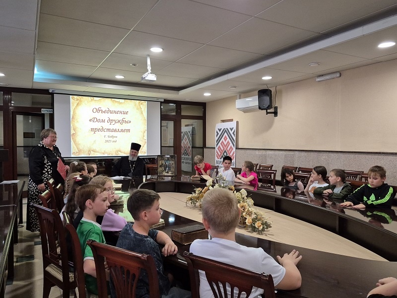 Познавательно-игровая программа «Объединяя народы мира»