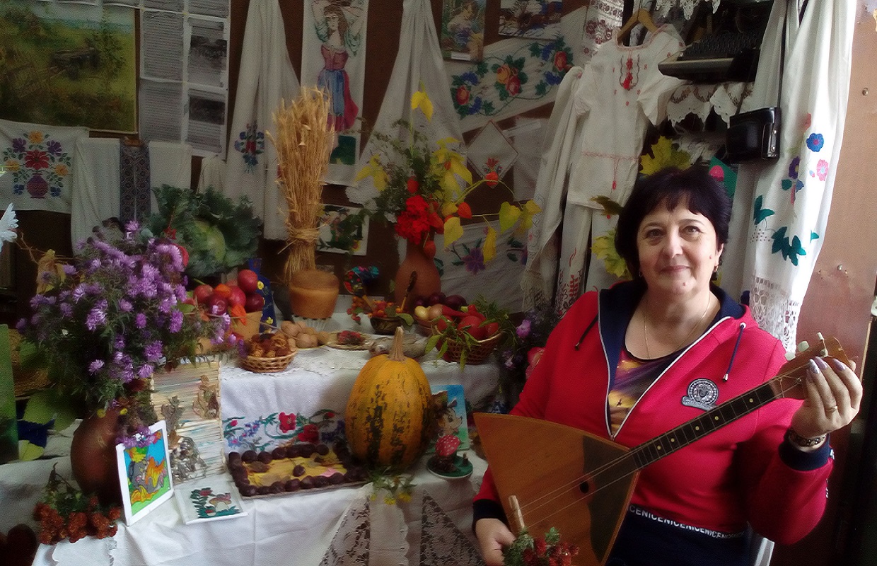 Юдановский ДК приглашает на краеведческую экскурсию. Невозможно себе представить быт русской деревни без глиняной посуды - это крынки, горшки, корчаги, кувшины, латки, кубышки, горлачи, миски, чашки, плошки и даже рукомои.