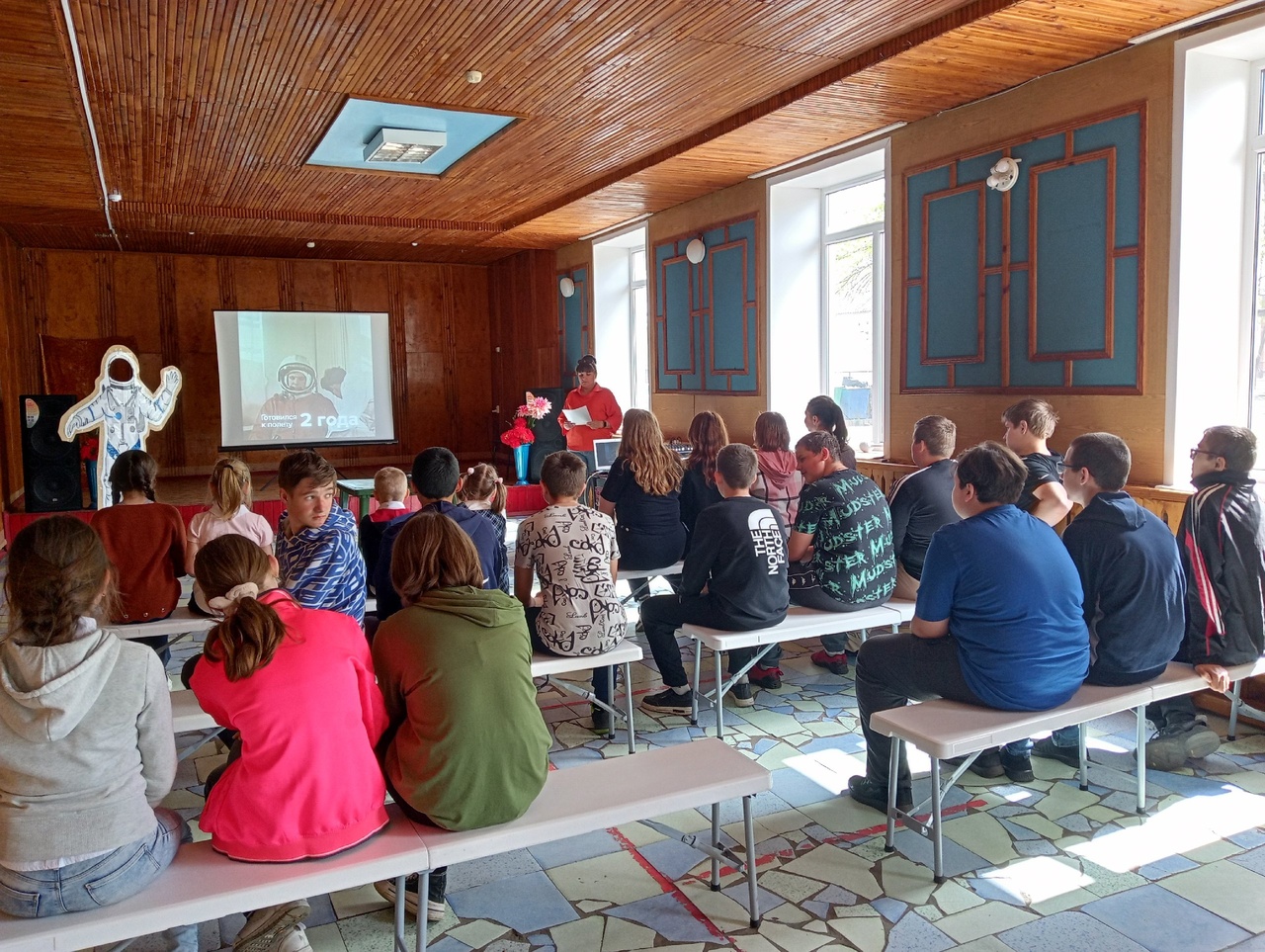 Медиа-просмотр «Великое путешествие по орбите» Медиа-просмотр «Великое путешествие по орбите»