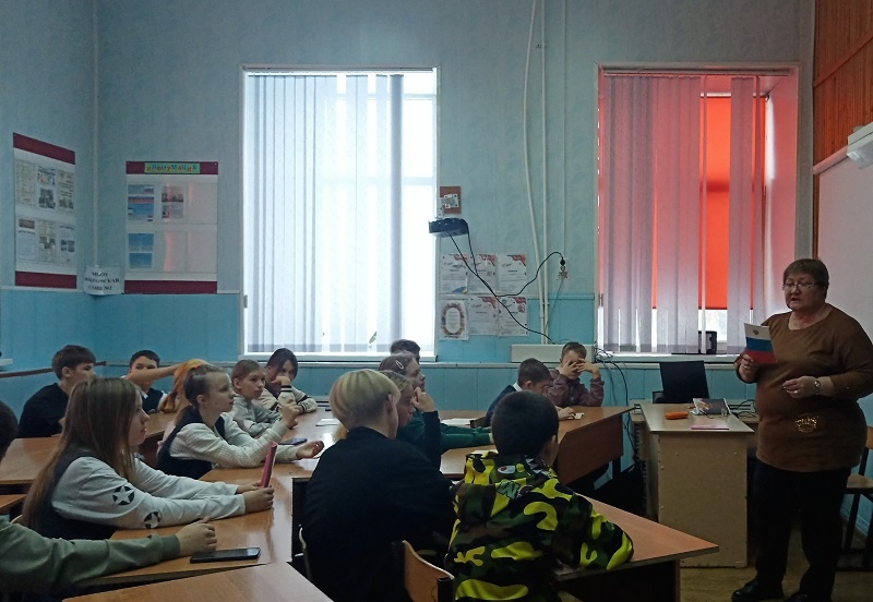 Тематическая программа «Имею право, но обязан» во второй городской школе.