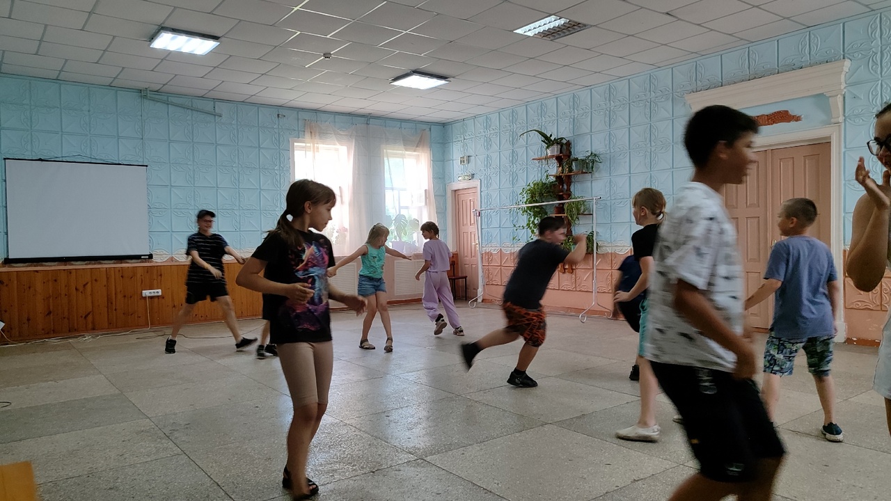 «Веселый час»