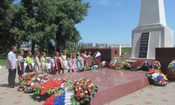 «Мы подвиг ваш и память чтим»