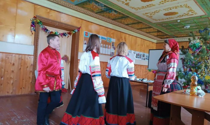 «Вот и святки, начались.»