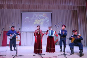 «Рождество зажигает огни».