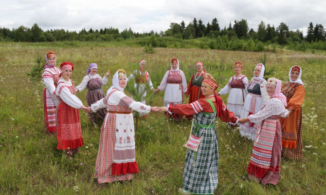 В мире нет милей и краше песен и преданий наших