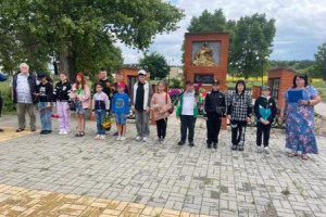 «Вспомним всех поименно», возложение цветом к могилам погибших и умерших от ран участников ВОВ, на братском кладбище.