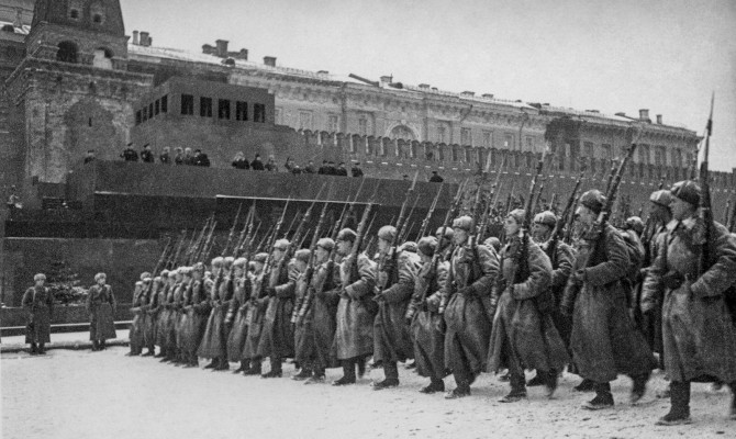 «День проведения военного парада в Москве в 1941 году».