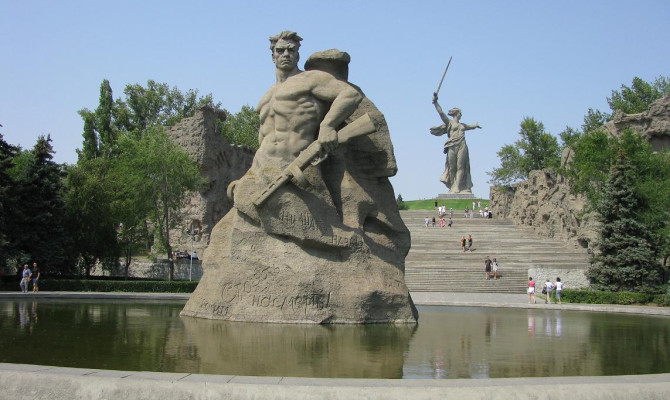 "Не ради славы и наград мы защищали Сталинград!"