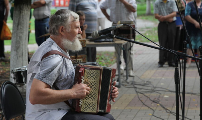 Ежегодный районный праздник «Играй, гармонь Бобровская»