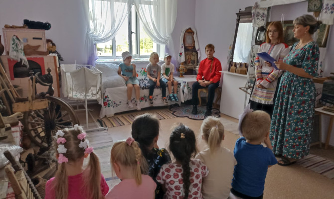 «Где обычаи чтут, там весело живут!» «Где обычаи чтут, там весело живут!»