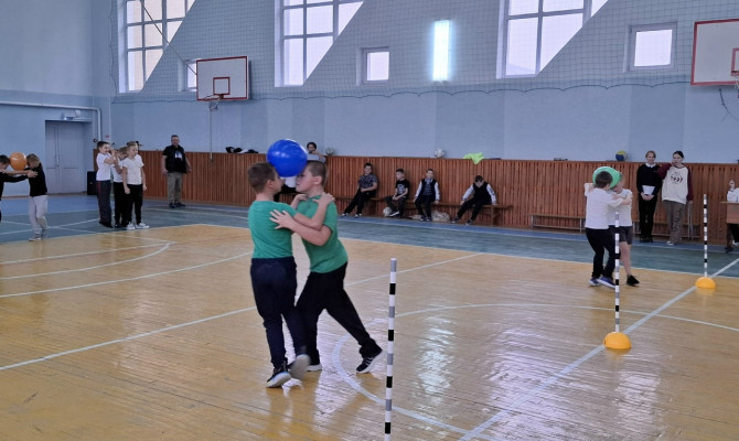 Развлекательная программа « Путешествие по планете детства»