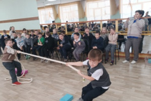 А ну-ка, мальчики