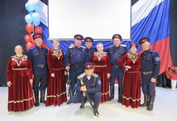 12 июня в РДК состоялся праздничный концерт, подготовленный народным вокальным ансамблем «Рута» руководитель А. Попова