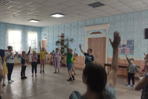 «Звонко песня раздается»