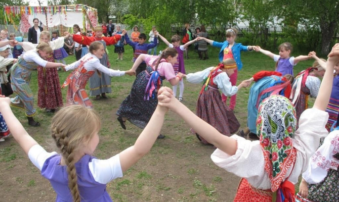 "День народной игры" игры на свежем воздухе.