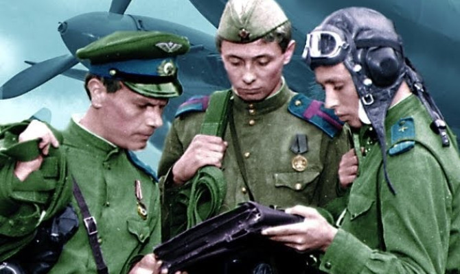 Кинопоказ " День военного кино" Кинопоказ