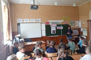 Тематический час «Уж, сколько их упало в эту бездну»