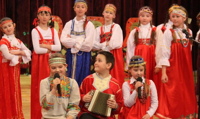 "История народной Пчелиновской песни"