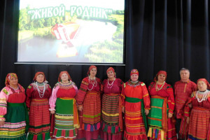 23 сентября любители народного творчества встретились на сцене районного Дома культуры на фестивале «Живой родник». 