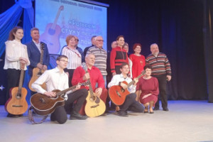 3 февраля 2024 года на сцене Бобровского Районного Дома культуры  состоялся районный фестиваль авторской песни «Развеем стужу песней теплой»